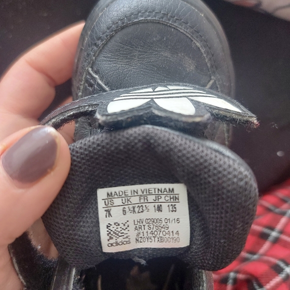 Adidas kids shoes - Picture 4 of 4